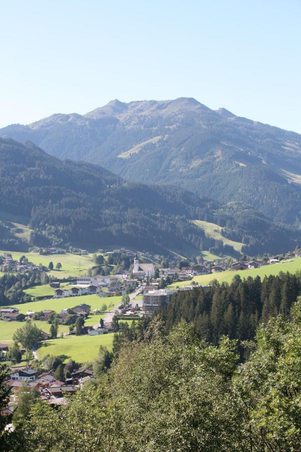 ヨッホベルクResidenz Am Bergアパートメント エクステリア 写真